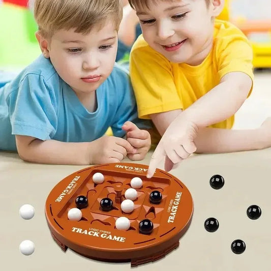Rotating 4-in-a-Row Strategy Game